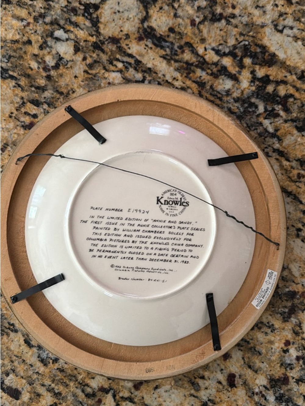 Knowles White Collectible Wall Plate with Wood Frame